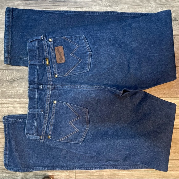 Like new Wrangler 36MWZ Slim Fit jeans sz 33x36 - Picture 3 of 5